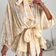 Sukienka „Blush Mirage” – żółto-beżowa