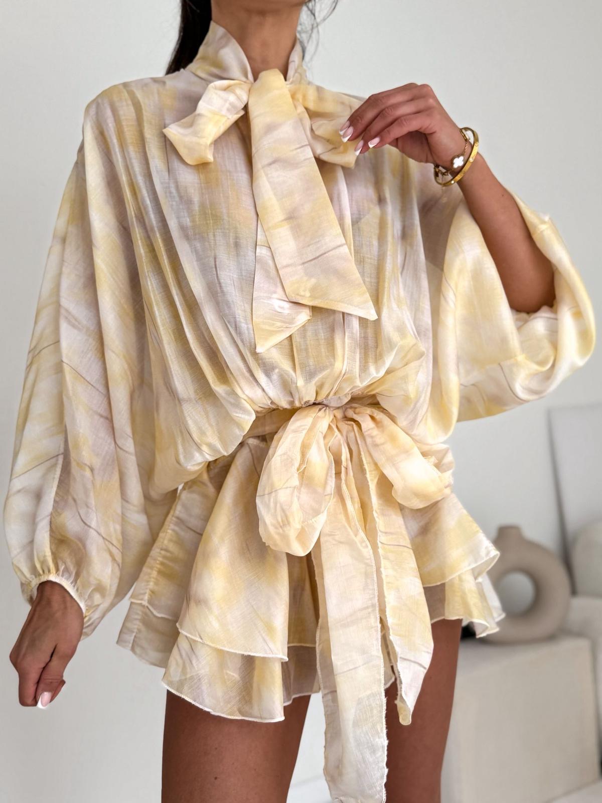 Sukienka „Blush Mirage” – żółto-beżowa