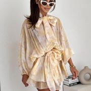 Sukienka „Blush Mirage” – żółto-beżowa