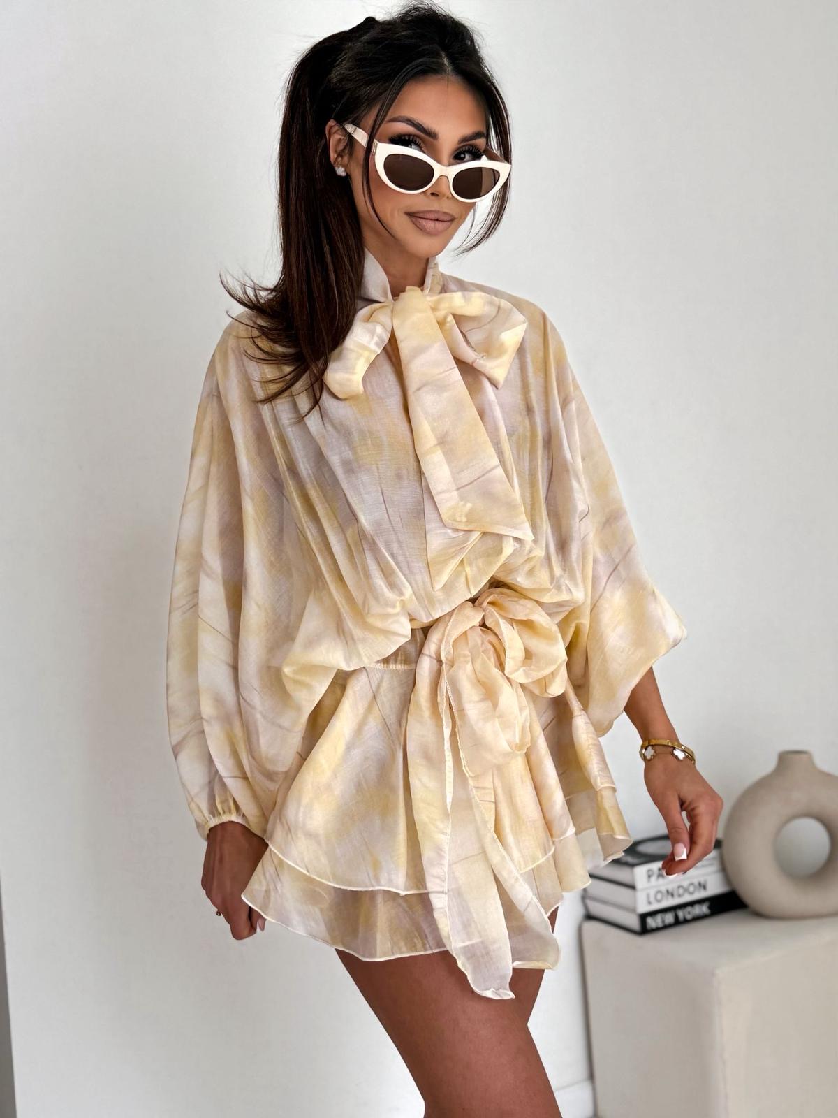 Sukienka „Blush Mirage” – żółto-beżowa