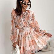 Sukienka „Sunny Bloom” – morelowo-beżowy print