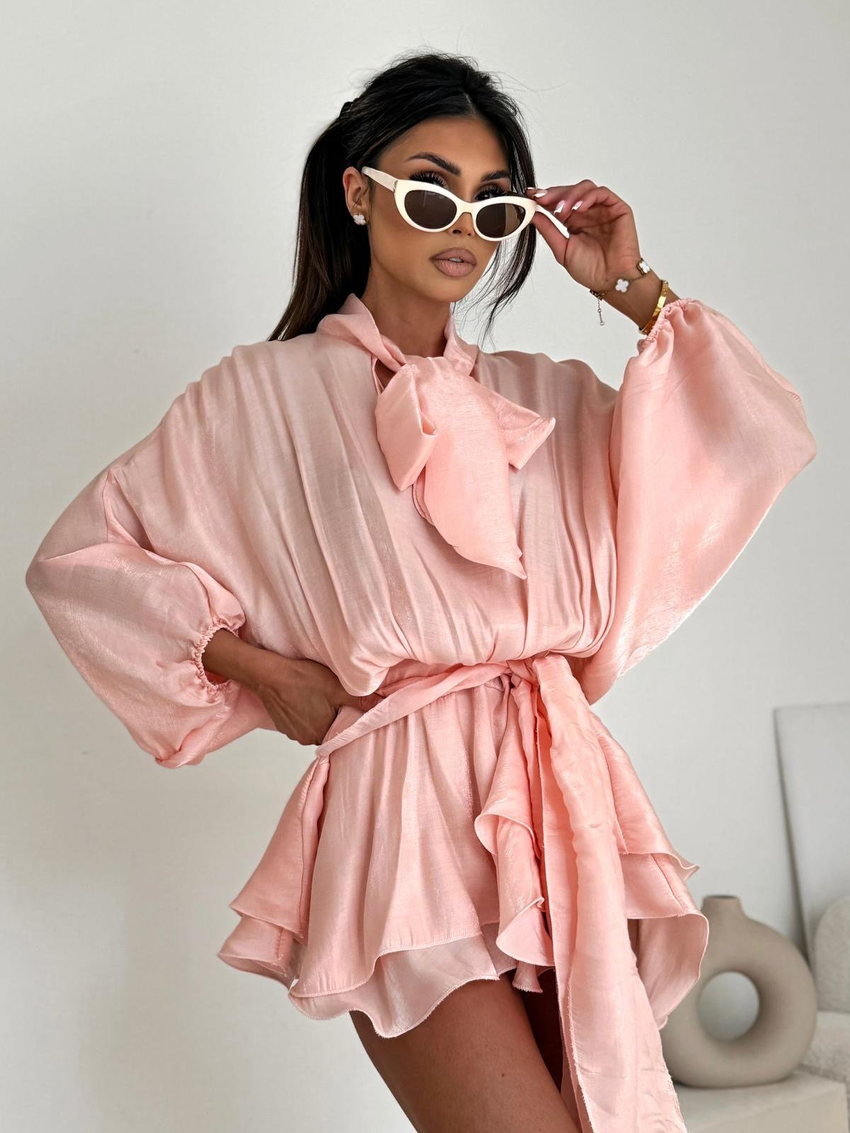 Sukienka „Blush Mirage” – morelowa