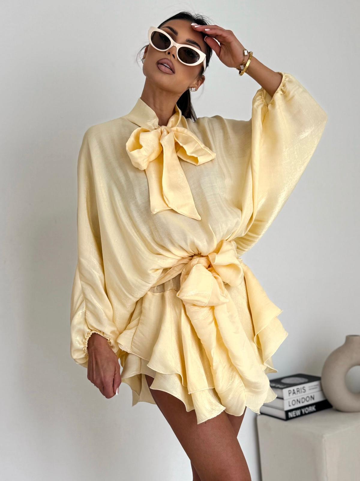 Sukienka „Blush Mirage” – bananowa