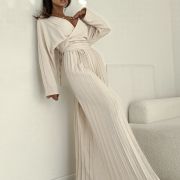 Kombinezon Pleated Elegance – beżowy LUMÉ