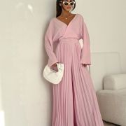 Kombinezon Pleated Elegance – pudrowy róż LUMÉ